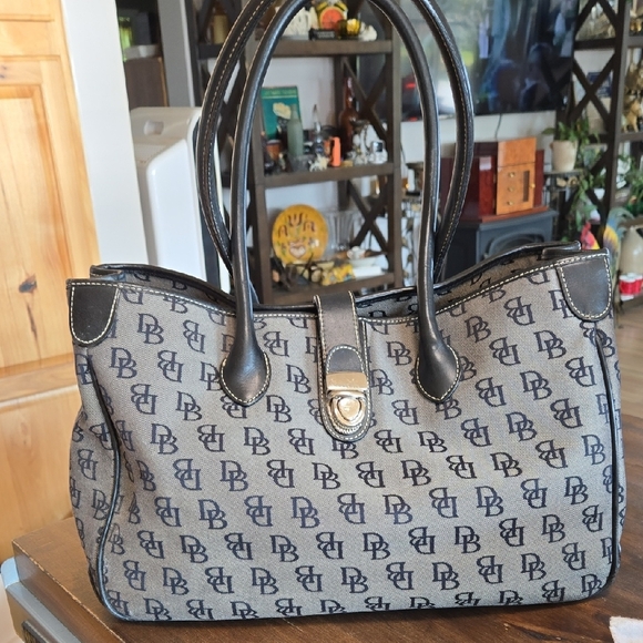 Dooney & Bourke Handbags - Vintage Dooney And Bourke Signature Canvas And Leather Bag Magnetic Closure